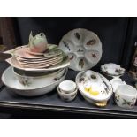 A quantity of Worcester Evesham porcelain and a pottery fish service