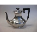 A silver hot water pot, Birmingham 1910, 15oz
