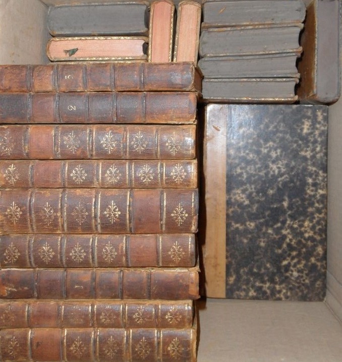 Literature, leather bound. Various works including 18th century, odd volumes and others, in