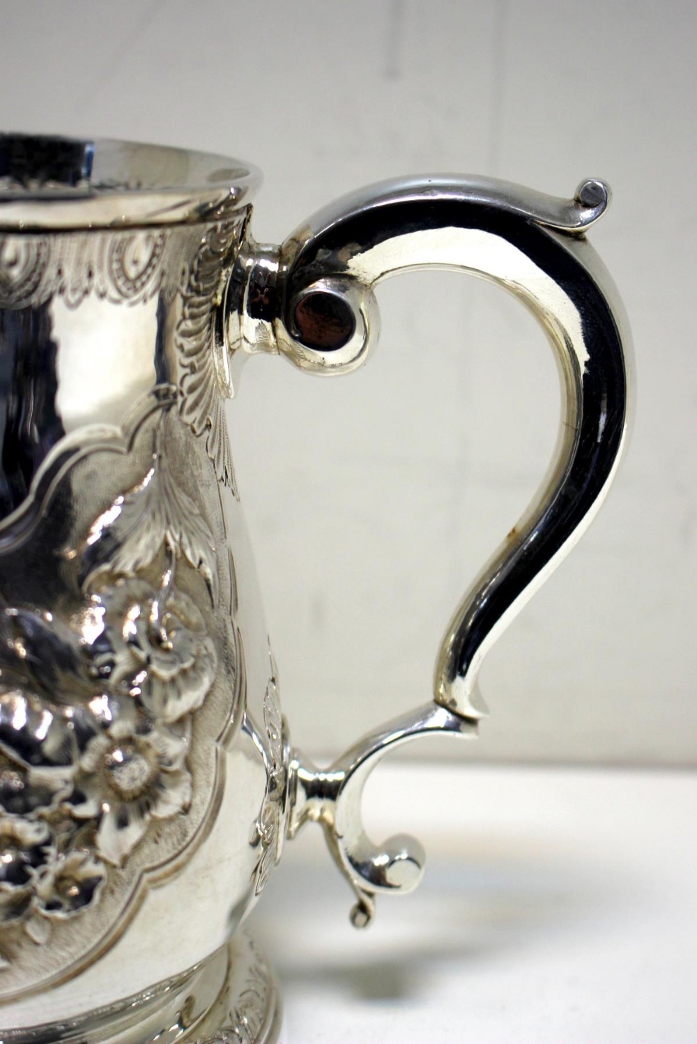 A George II silver pint beer mug, by William Williams I, London 1743, the baluster body later chased - Image 2 of 4
