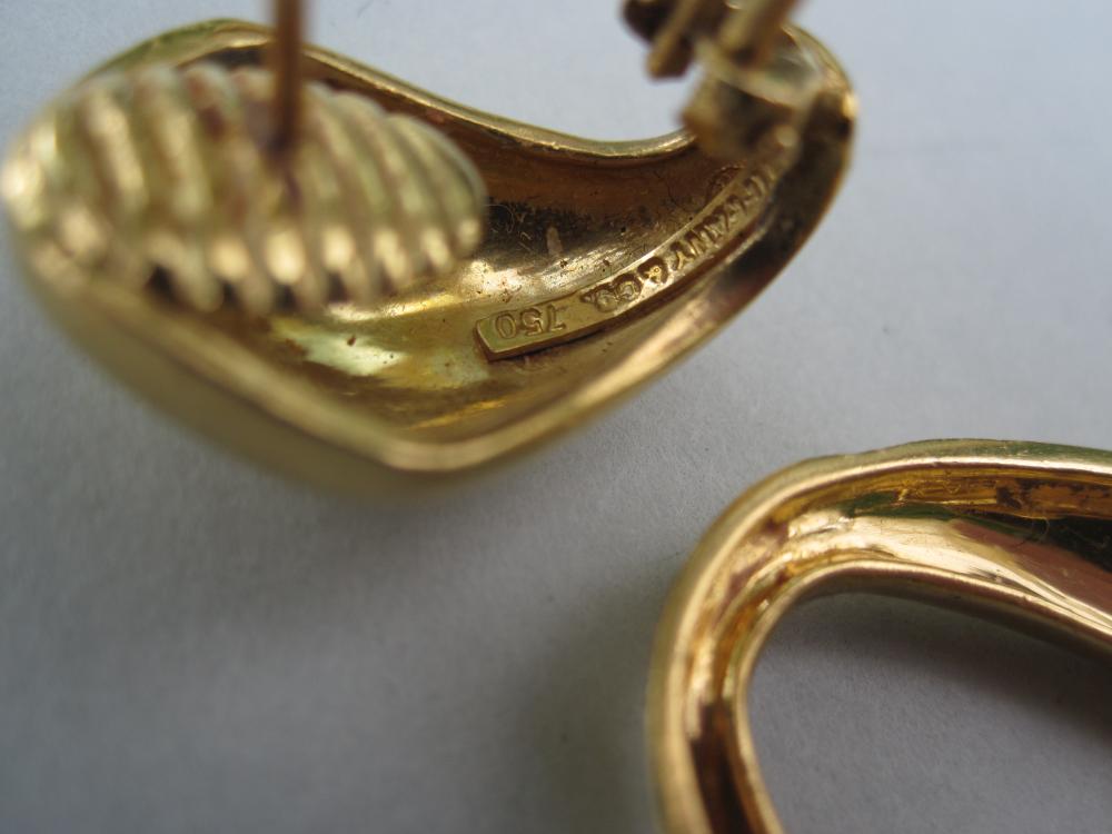 A pair of 18ct gold earpendants by Tiffany & Co, each designed as a bulbous kite form with removable - Image 4 of 4