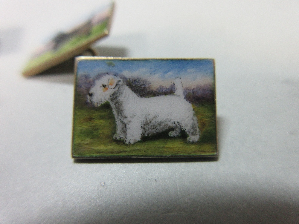 A pair of vintage enamelled gold cufflinks depicting dogs, the double-ended links with rectangular - Image 3 of 4