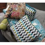 A set of cushions (7)