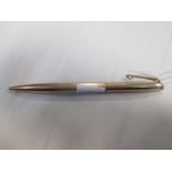 A 9 carat gold propelling pencil