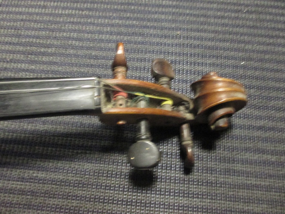 A German violin, the back measures 14.5 in - Image 2 of 4