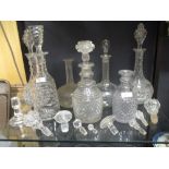 A pair and five other decanters (7)