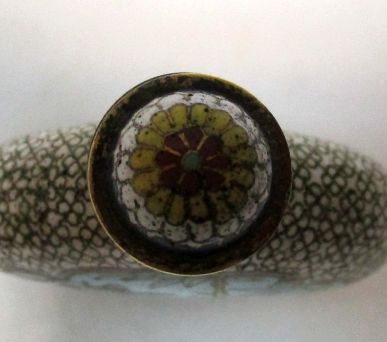 A cloisonne snuff bottle and stopper worked with two turquoise ground reserves of gardens on a white - Image 3 of 6