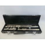 A cased Lindo flute FL-20-1006-144, in good condition.