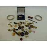 A box of assorted collectables including cufflinks, jewellery etc.