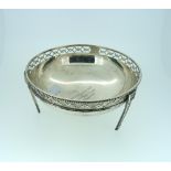 A George V silver Bon Bon dish, by Reid & Sons, hallmarked London, 1920, of circular form, with