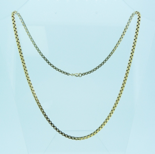 A 9k yellow gold box link Chain, 24.7g.
