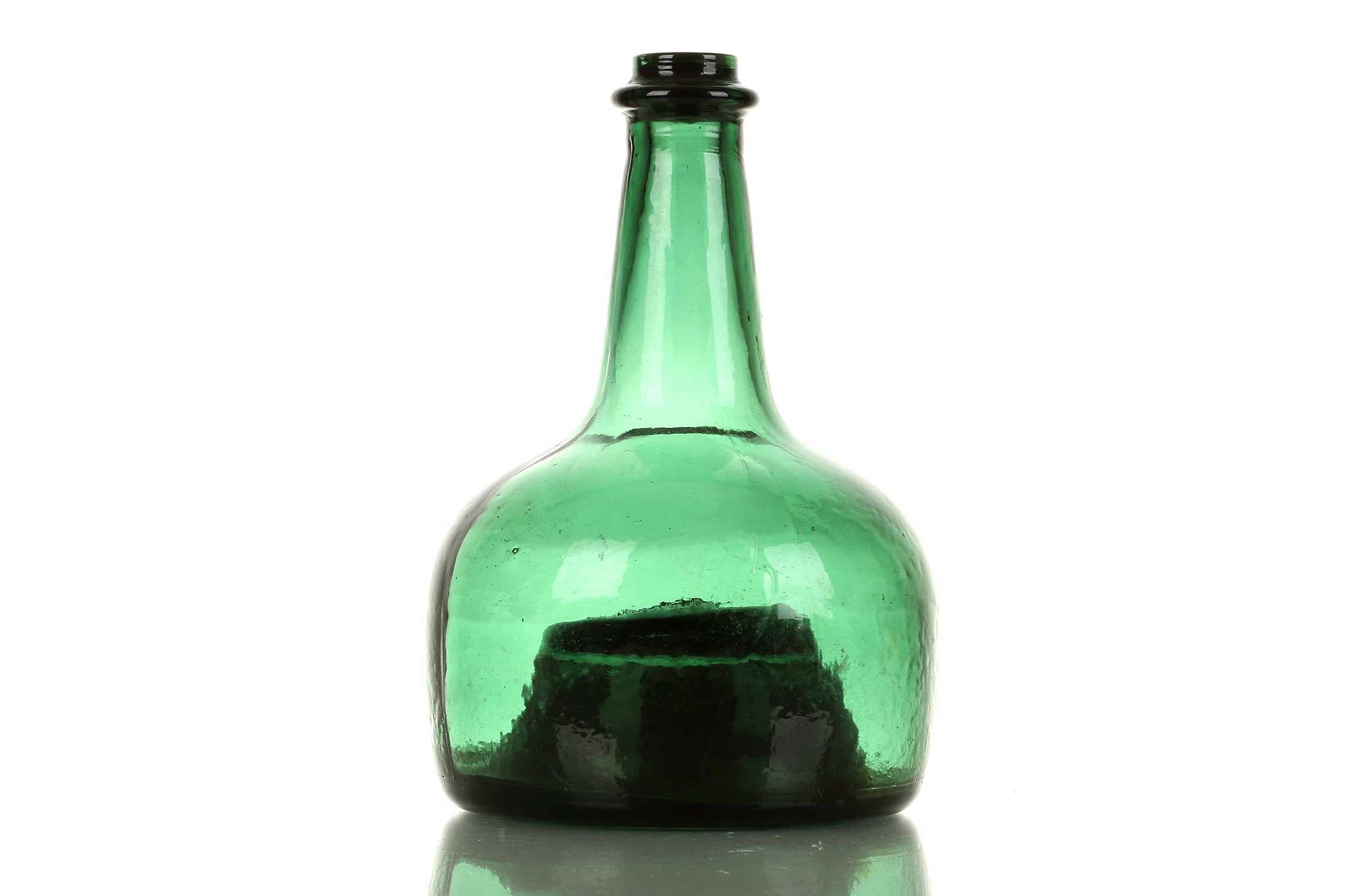 A NOVELTY GREEN GLASS MUSICAL ONION WINE BOTTLE, early 20th century, moulded in 18th century