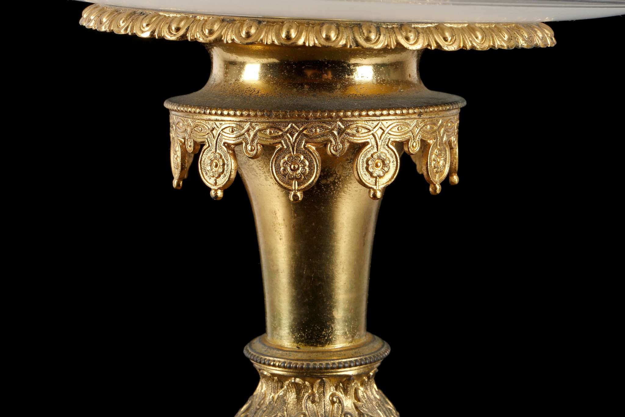 A VERY FINE GILT BRONZE AND ETCHED GLASS TABLE CENTREPIECE, late 19th century, by Horace - Image 5 of 6