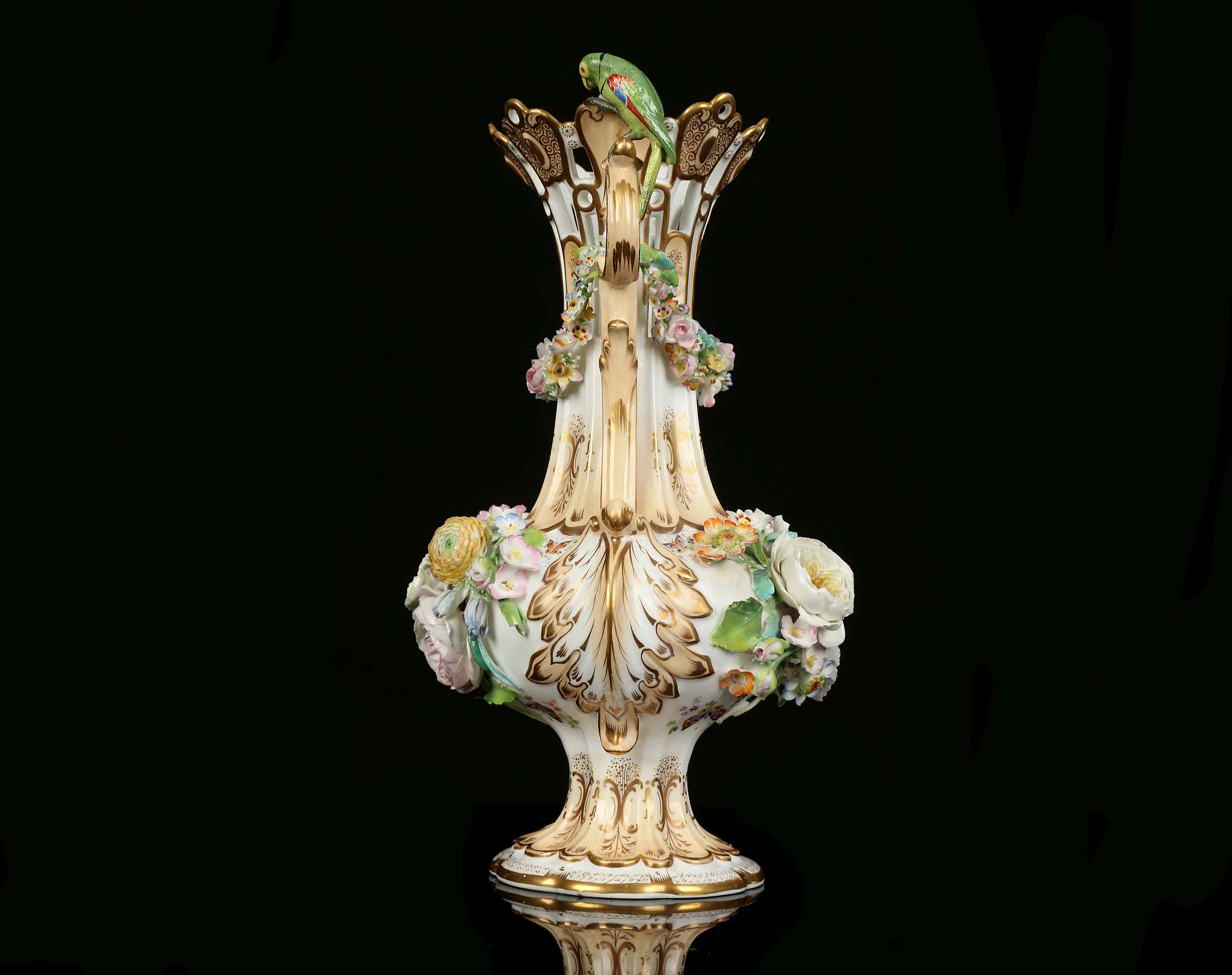 AN ELABORATE ENGLISH PORCELAIN TWIN-HANDLED VASE, late 19th century, possibly Coalport, the fluted - Image 2 of 6