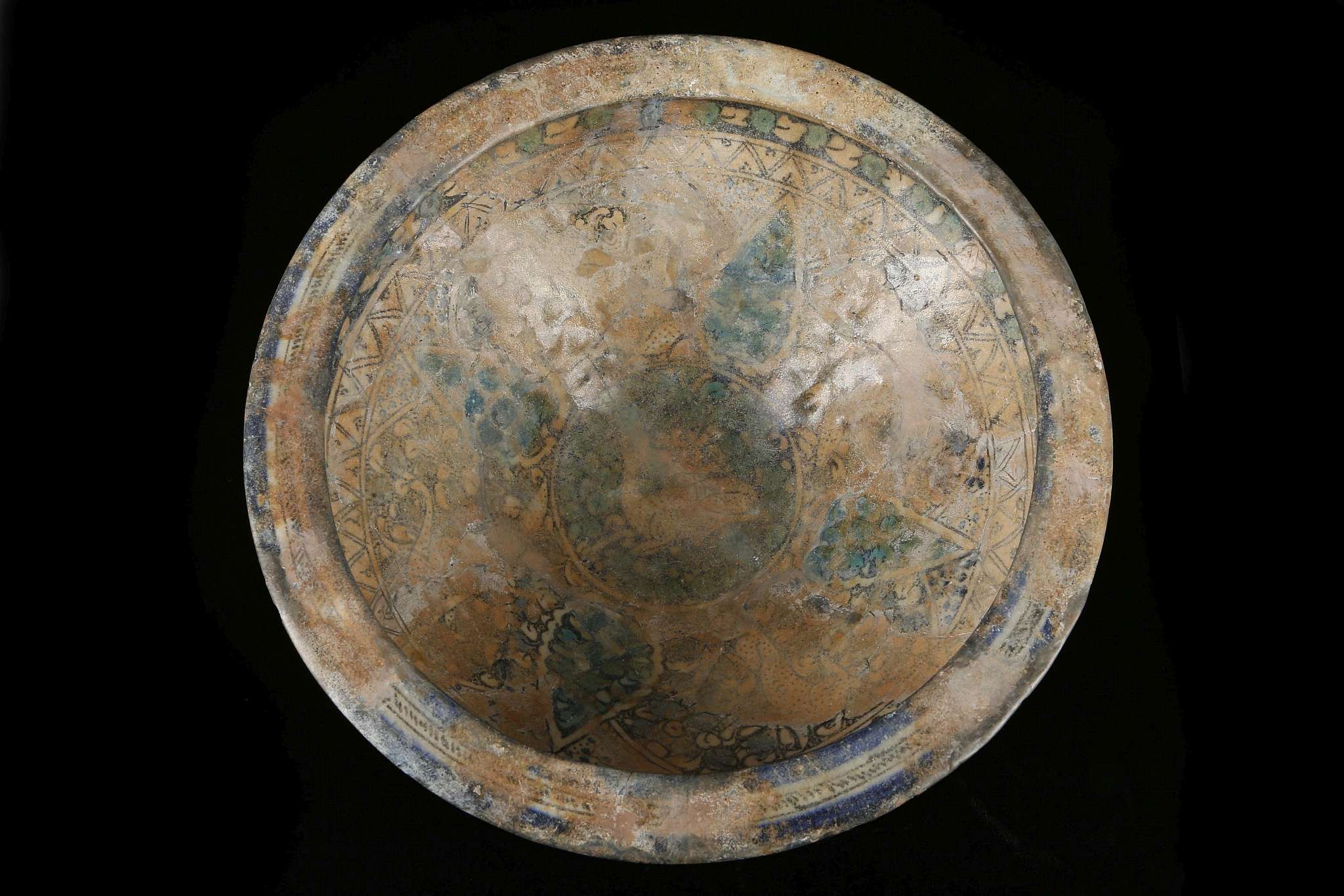 A LARGE KASHAN POTTERY BOWL, 13th or early 14th century, Central Iran, of conical form with a flat - Image 3 of 4