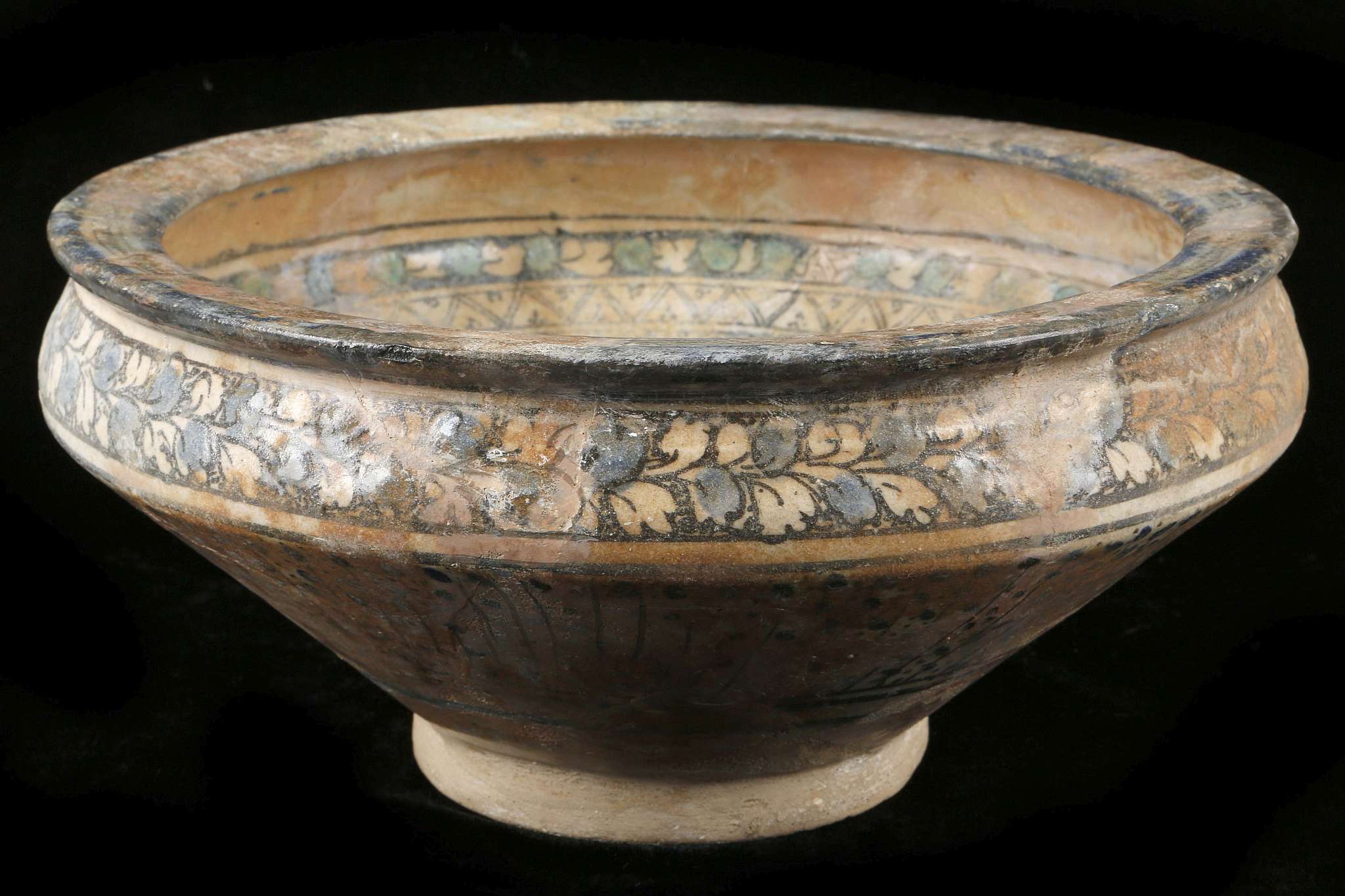 A LARGE KASHAN POTTERY BOWL, 13th or early 14th century, Central Iran, of conical form with a flat - Image 2 of 4