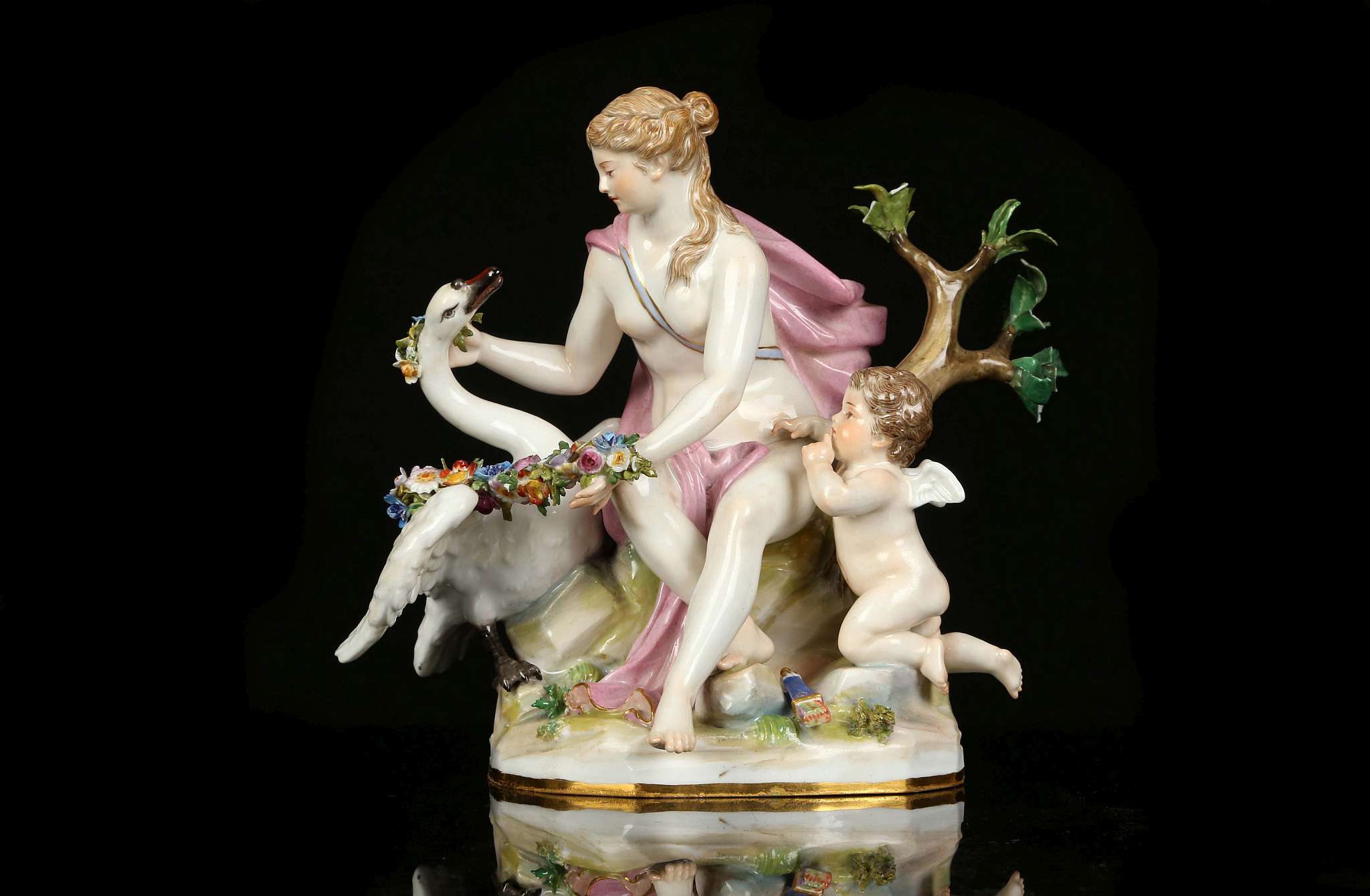 A MEISSEN FIGURE GROUP OF 'LEDA AND THE SWAN', mid 19th century, modelled seated, placing a - Image 5 of 6