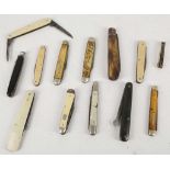 Pocket and fruit knives, mainly horn sided. (13).