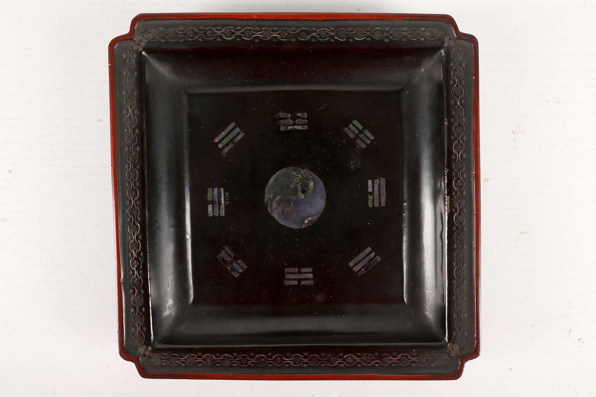 A ‘JIANG QIANLI’ MOTHER-OF-PEARL INLAID BLACK LACQUER RECTANGULAR TRAY AND STAND.
Late 17th Century, - Image 6 of 11