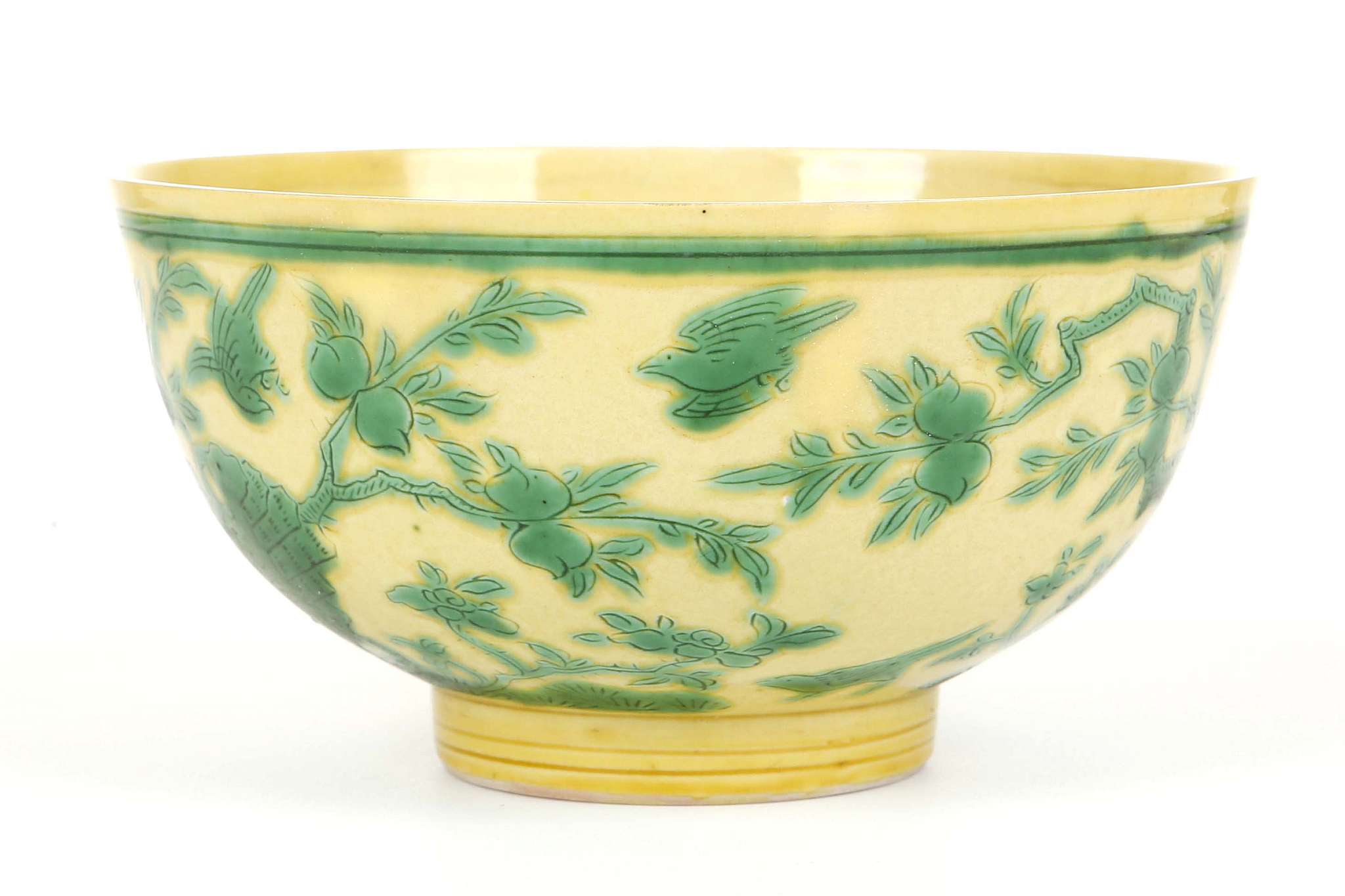 A CHINESE YELLOW AND GREEN BOWL.
Qing Dynasty, Kangxi mark and of the period.
With rounded sides - Image 2 of 7