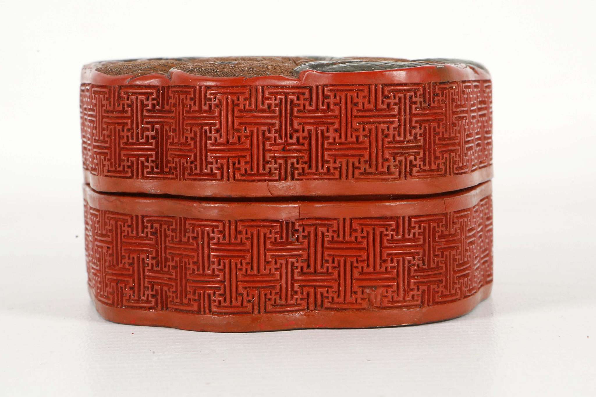 A CHINESE CINNABAR LACQUER LYCHEE BOX AND COVER.
Qing Dynasty, 18th Century.
Carved to the top in - Image 4 of 8