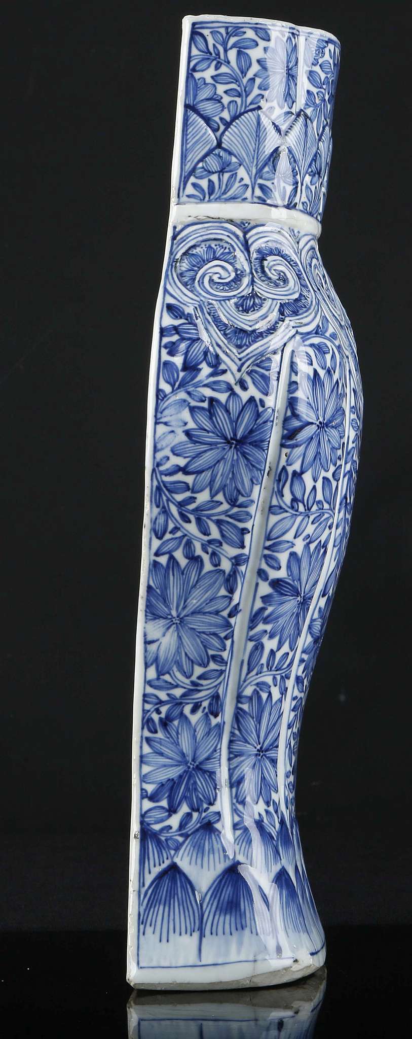 A CHINESE WALL VASE.Qing Dynasty, Kangxi era.Of - Image 4 of 6