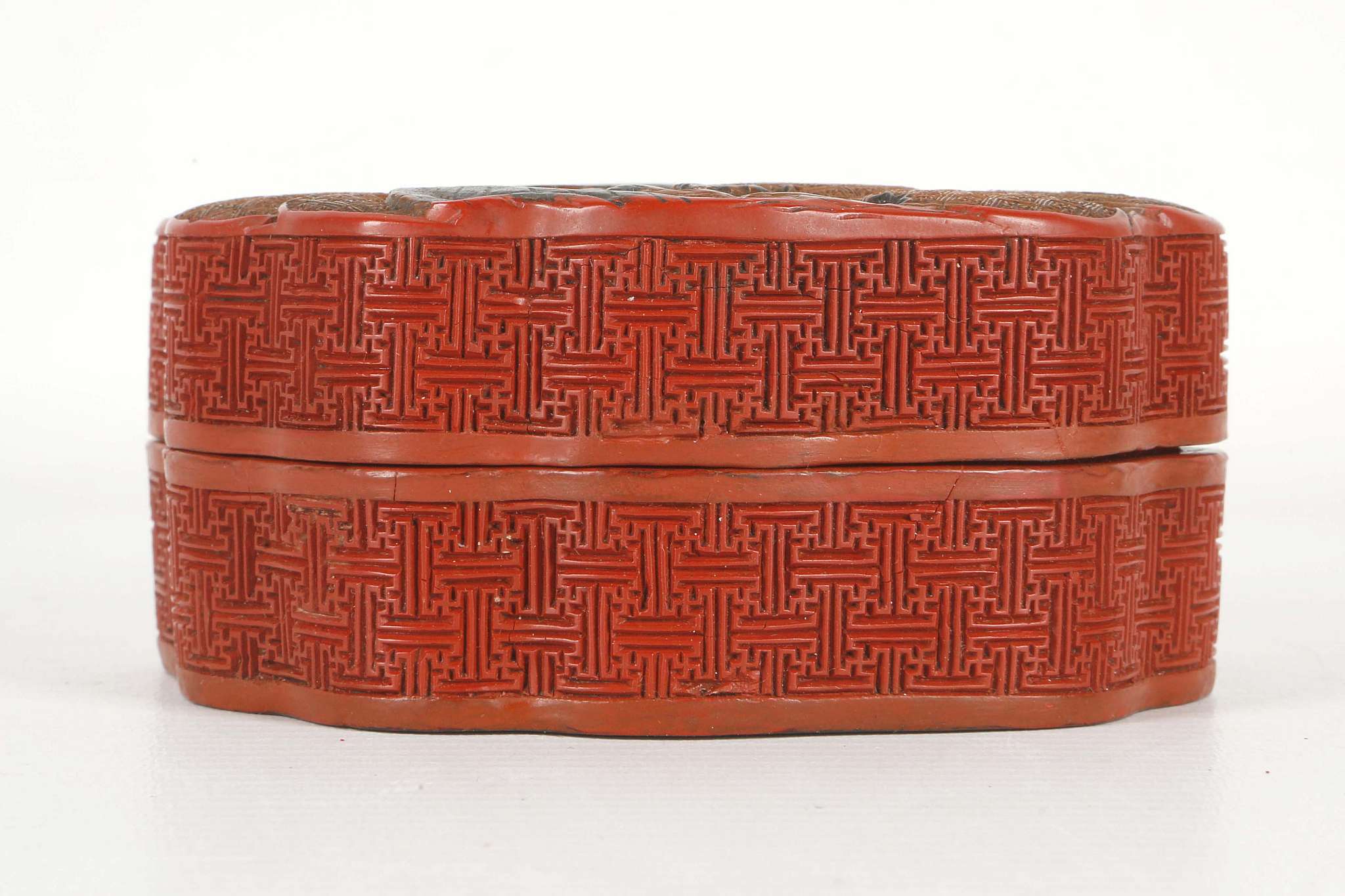 A CHINESE CINNABAR LACQUER LYCHEE BOX AND COVER.
Qing Dynasty, 18th Century.
Carved to the top in - Image 3 of 8