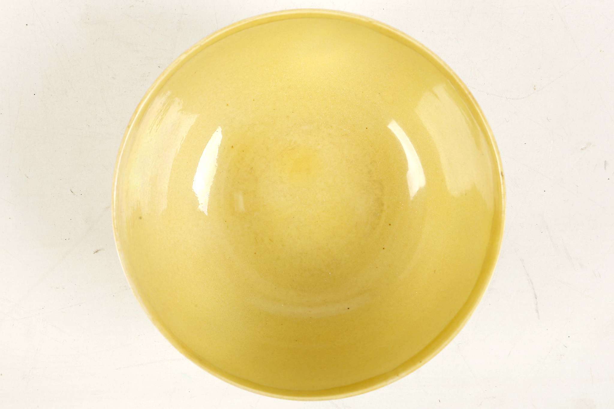 A CHINESE YELLOW AND GREEN BOWL.
Qing Dynasty, Kangxi mark and of the period.
With rounded sides - Image 5 of 7