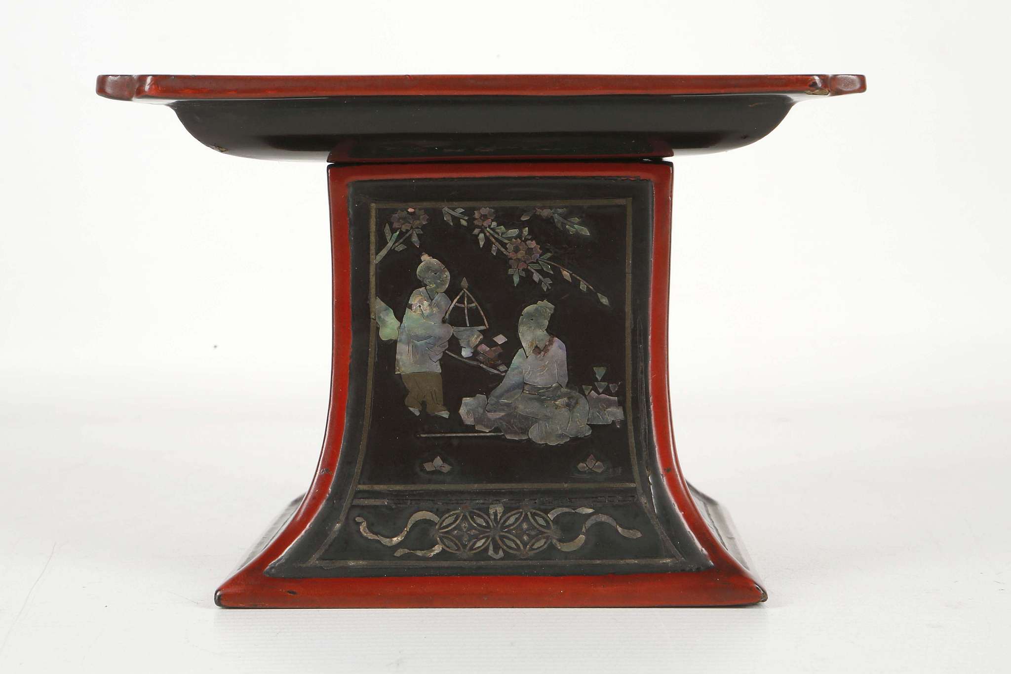 A ‘JIANG QIANLI’ MOTHER-OF-PEARL INLAID BLACK LACQUER RECTANGULAR TRAY AND STAND.
Late 17th Century, - Image 2 of 11