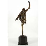 AN ART DECO BRONZE SCULPTURE, circa 1925, in the m