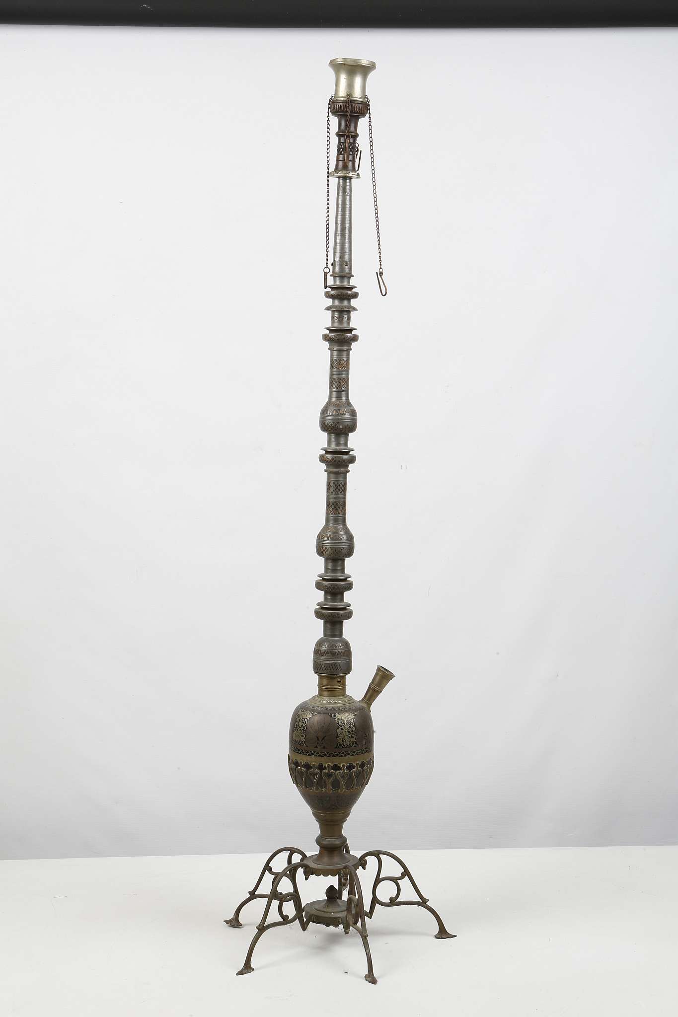 A WOOD AND MIXED METAL HOOKAH. 

125cm H. - Image 2 of 5