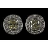 A pair of 18k diamond earrings, 2.48cts