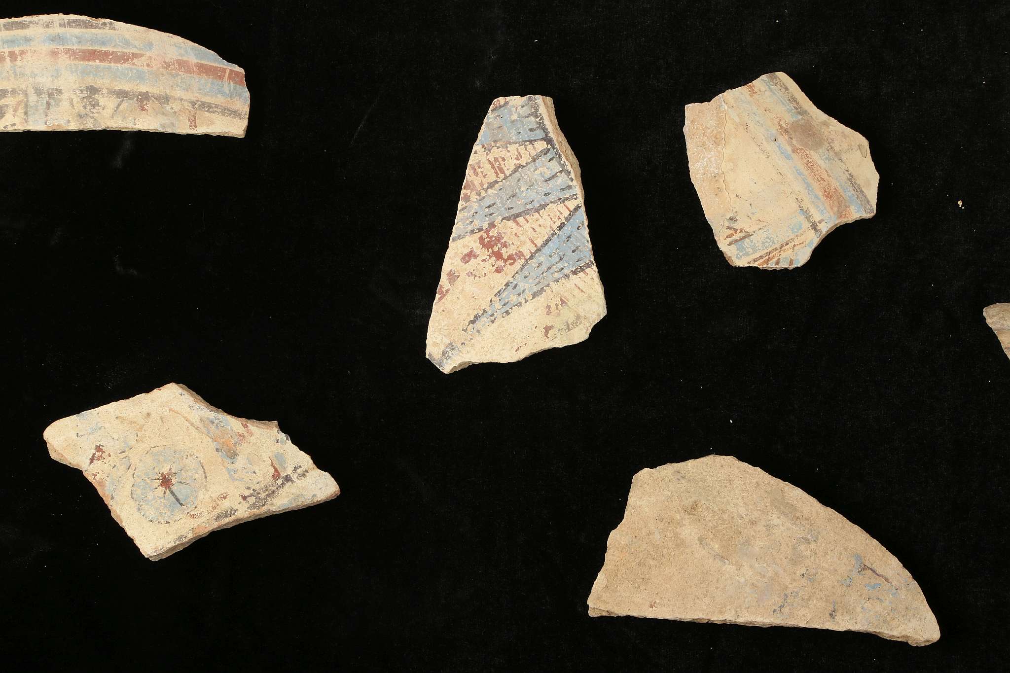 A GROUP OF EGYPTIAN PAINTED POTTERY JAR FRAGMENTS New Kingdom, 18th Dynasty, Amarna Period, circa - Image 4 of 7