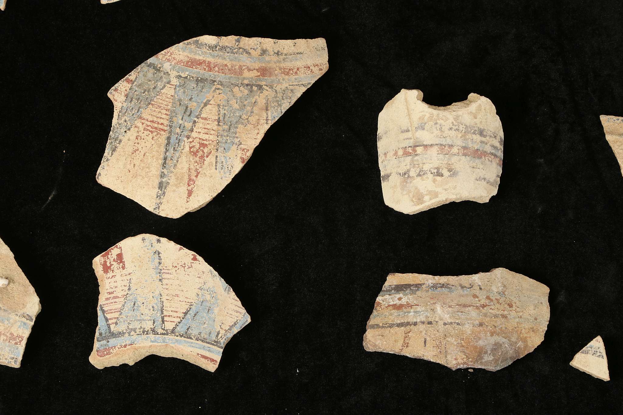 A GROUP OF EGYPTIAN PAINTED POTTERY JAR FRAGMENTS New Kingdom, 18th Dynasty, Amarna Period, circa - Image 2 of 7