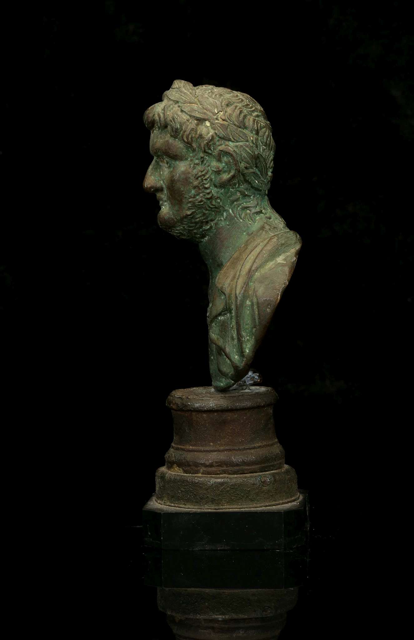 A GRAND TOUR BRONZE BUST OF A ROMAN EMPEROR Circa 18th-19th Century A.D. 12.5cm high incl. bronze - Image 2 of 3