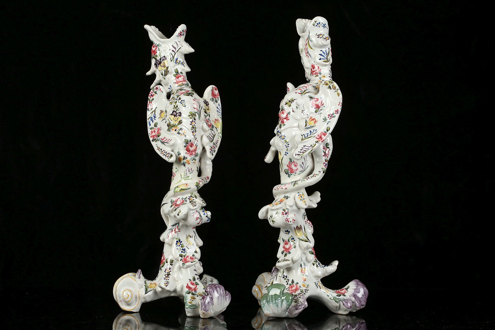 A PAIR OF ITALIAN NOVE (BASSANO) FAIENCE CANDLESTI - Image 2 of 6