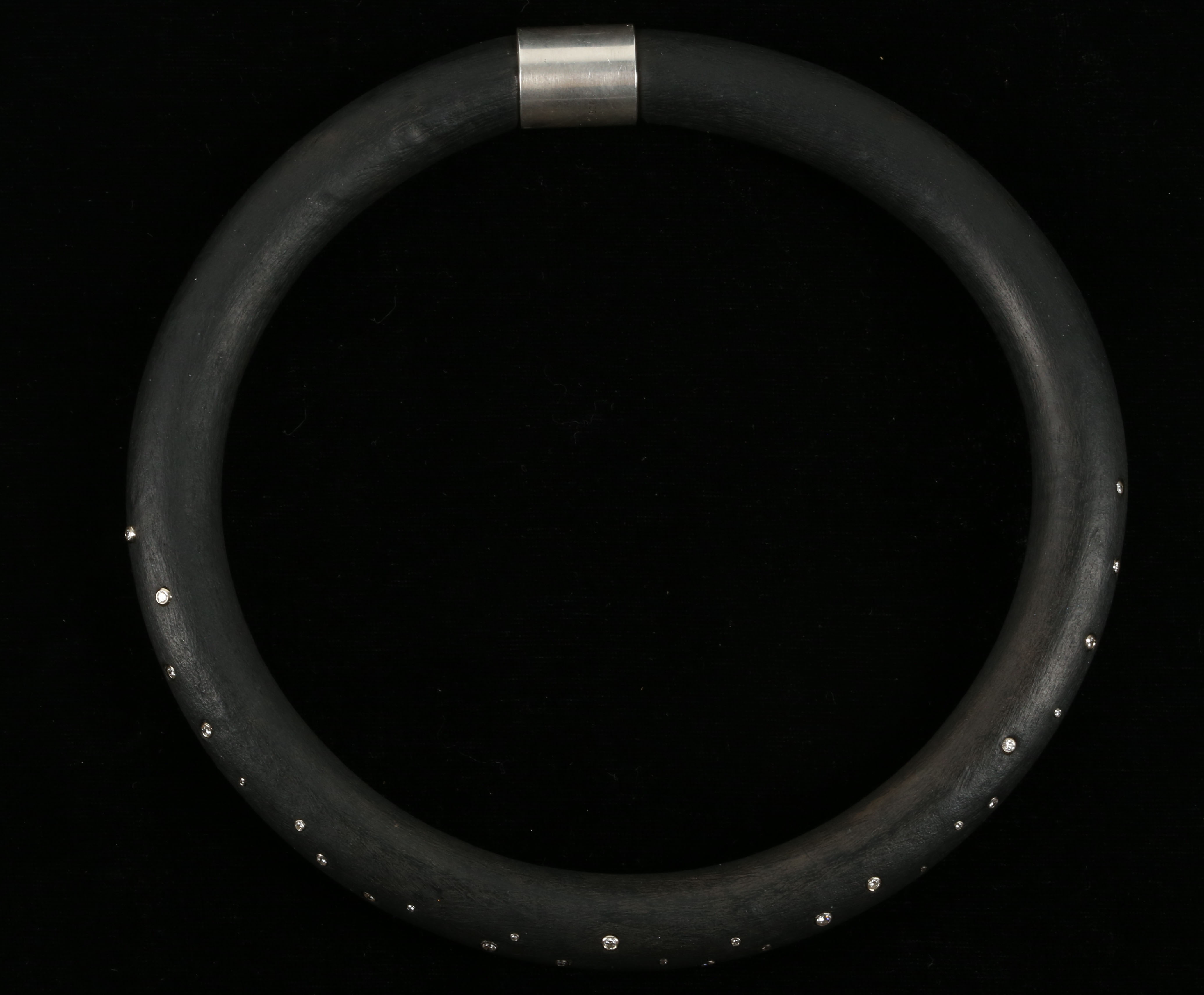 An usual black rubber and diamond set collar with - Image 2 of 4