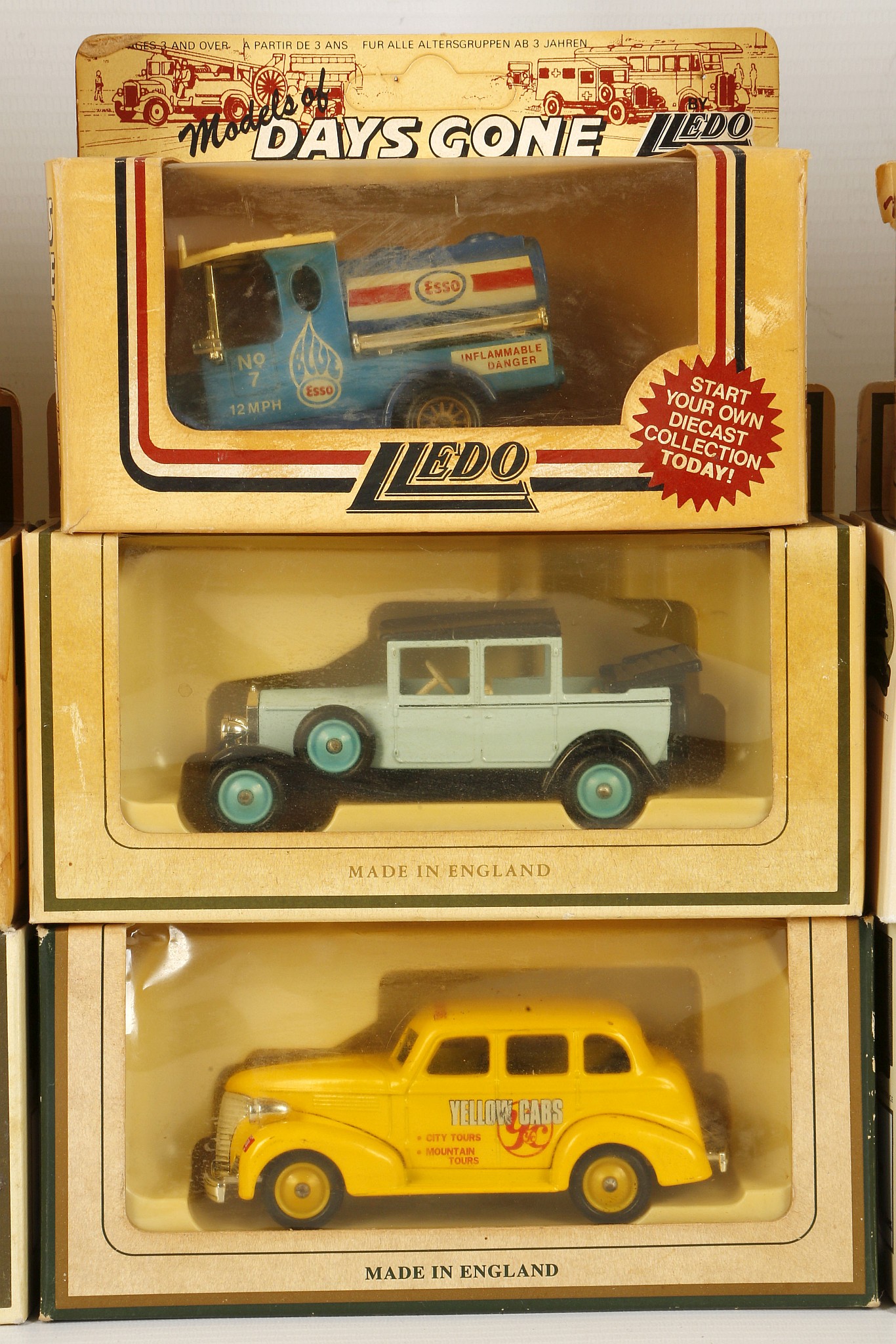 A collection of boxed Lledo 'Days Gone' model die - Image 3 of 5