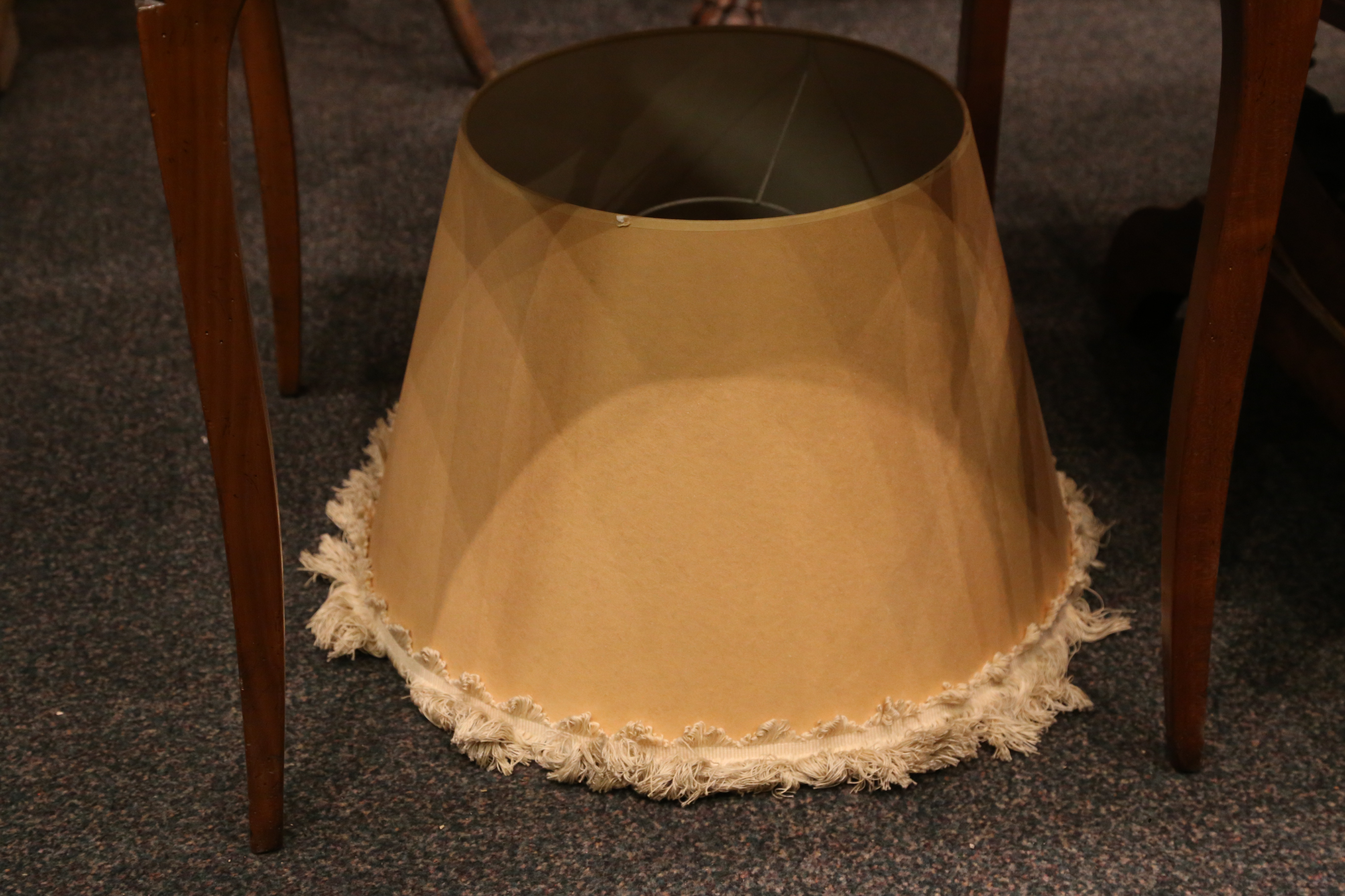 A pair of table lamps, brass leaf decorated capita - Image 4 of 5