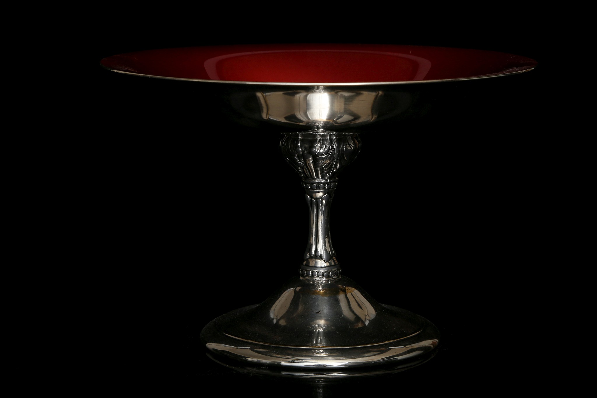 Redd & Barton, Taunton, Massachusetts, an early 20th century silver plated comport pedestal dish,