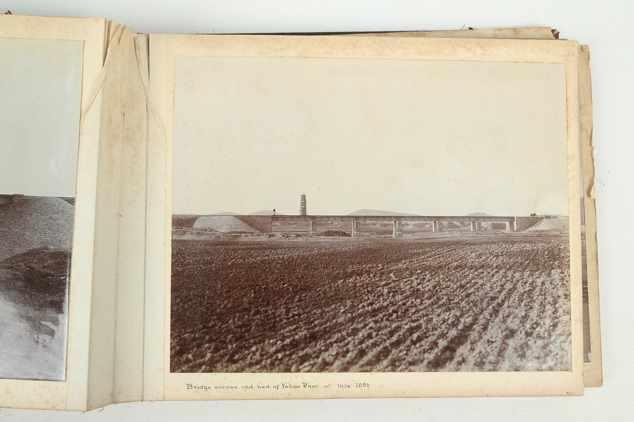 A PHOTOGRAPHIC ALBUM OF THE TIENTSIN-PUKOW RAILWAY - Image 37 of 60