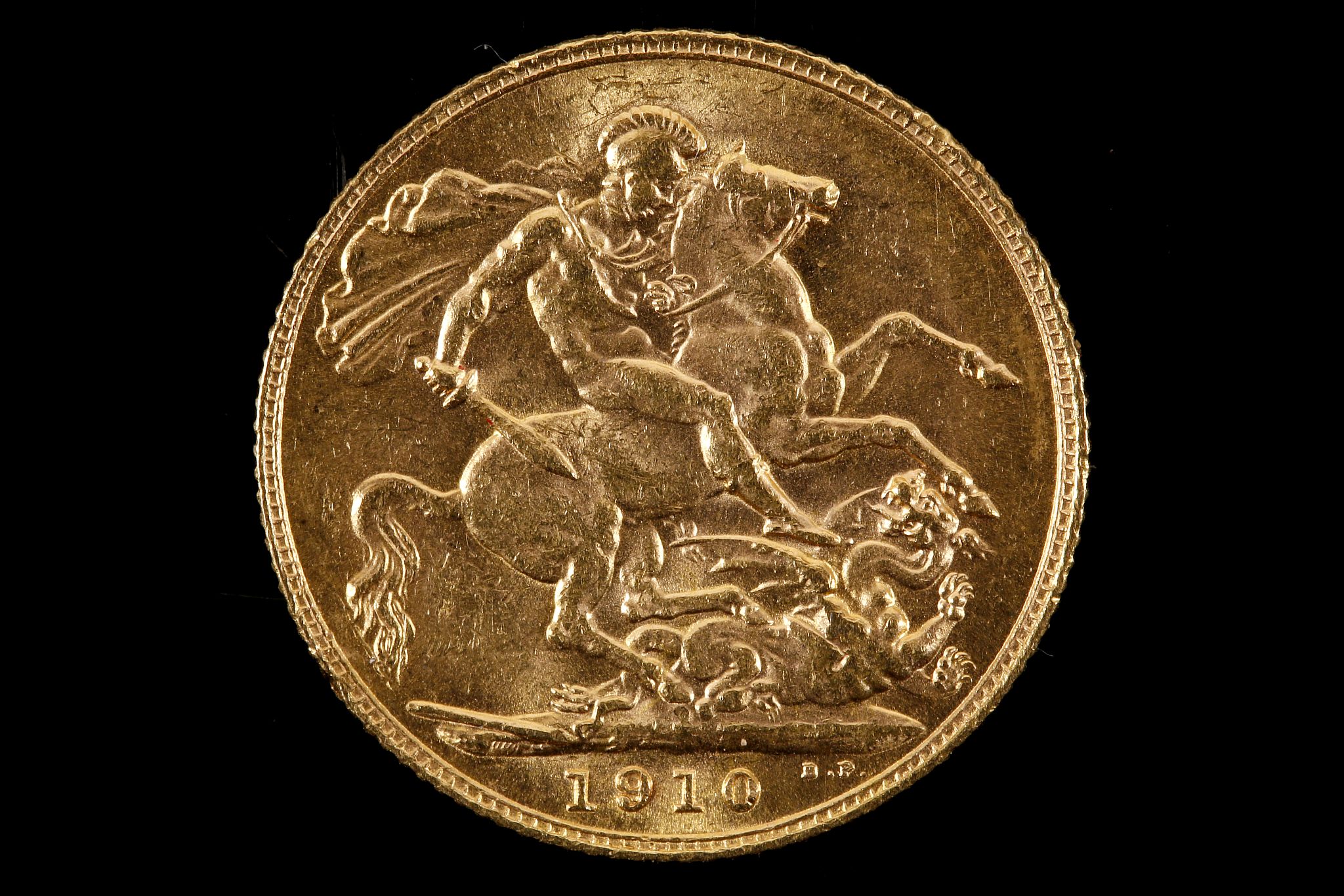 Edward 1910 sovereign, EF.