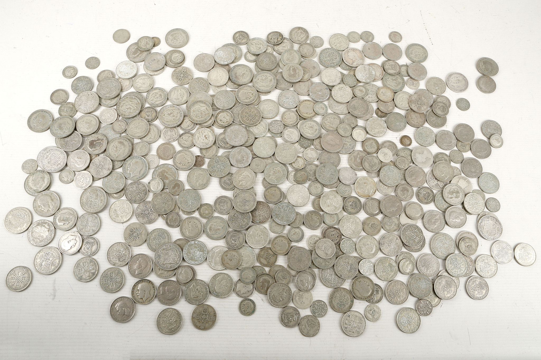 A large collection of coins relating to G.B. and includes Victorian, Edwardian, George V, George VI, - Image 2 of 3