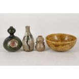A collection of four Japanese ceramics (4).