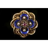 A late Victorian 15ct gold ladies brooch with open