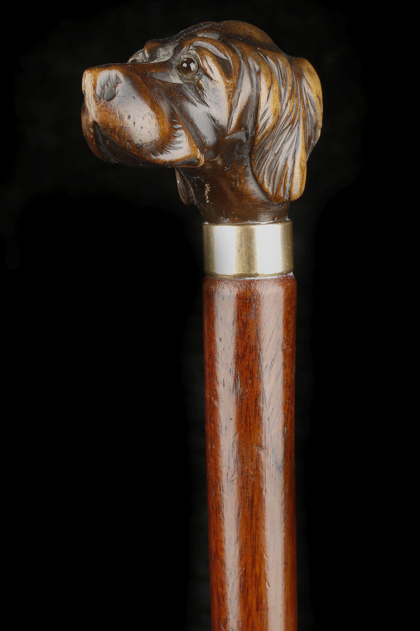 A LATE 19TH / EARLY 20TH CENTURY STAINED WOOD CANE
