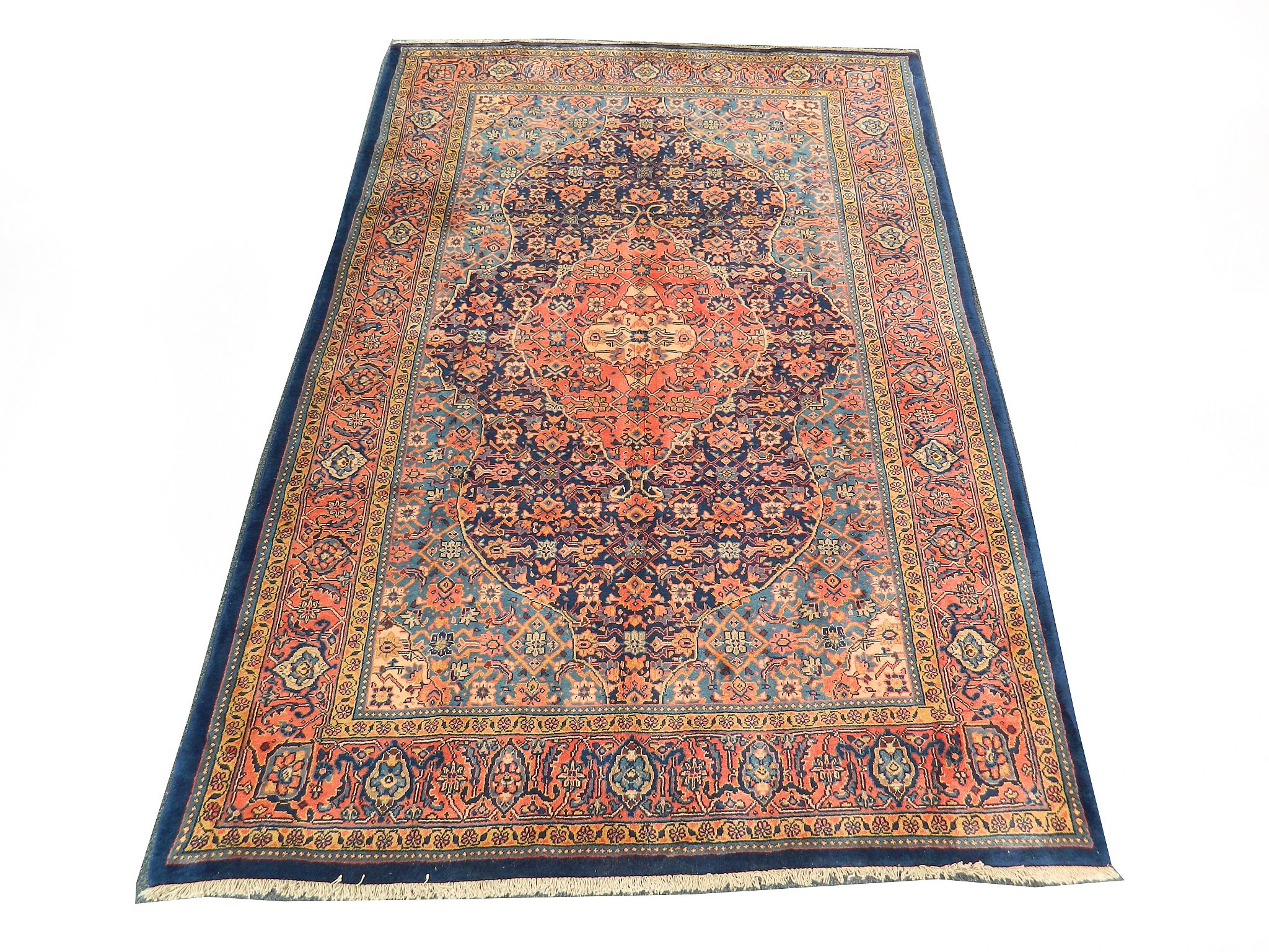 Persian Mahal carpet, Western Iran, 3.17m x 2.10m,