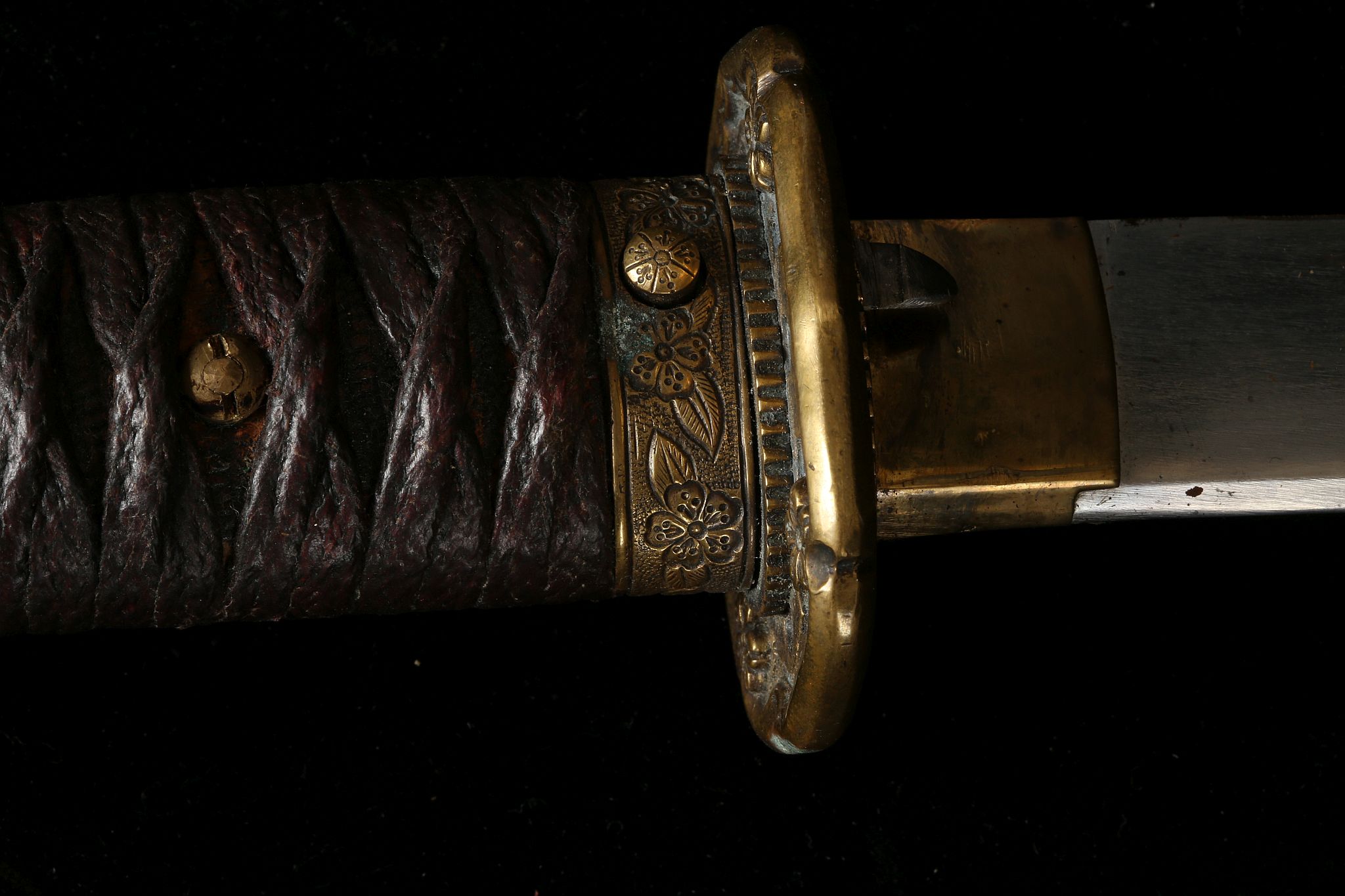 Japanese sword (shin-gunto) c.1930, brass floral d - Image 5 of 6