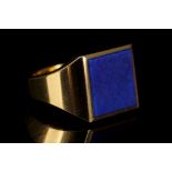 A gent's c.1970's 18ct yellow gold and lapis lazul