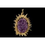 A c.1970's 9ct gold and amethyst goede pendant.